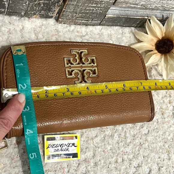 TORY BURCH Brown Leather Zip Around Wallet - Picture 10 of 10